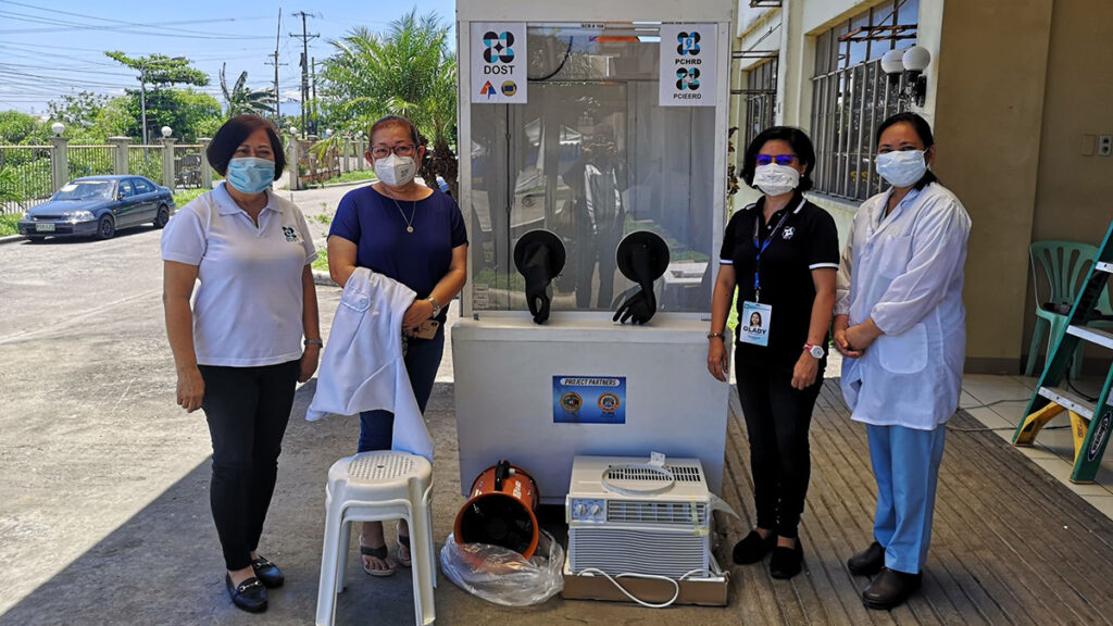 DOST VI turn over the first Specimen Collection Booth (SCB) for Western Visayas at Teresita Lopez Jalandoni Provincial Hospital (TLJPH) in Silay City Negros Occidental. DOST VI representatives are Asst. Regional Director Emelyn P. Flores (leftmost) and Engr. Glady T. Reyes (2nd from right). Dr. Ma. Estrella R. Ledesma, TLJPH Chief (2nd from left) with Medical Technologist Charity Hilado (rightmost) receives the SCB from DOST VI.