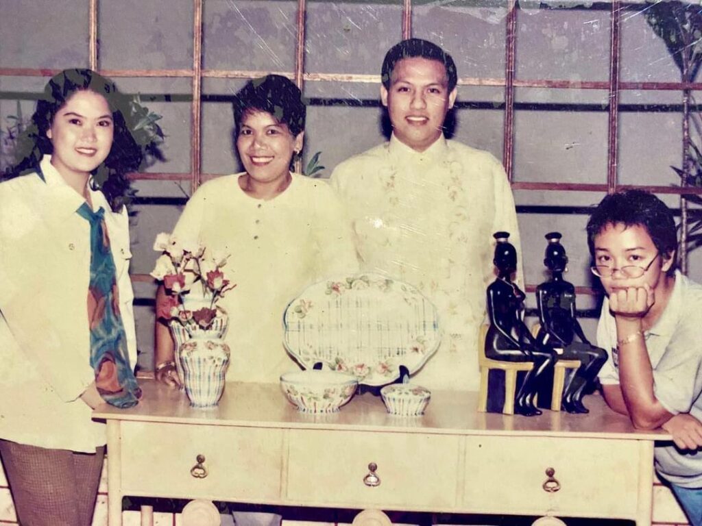 Yasmin Pascual-Dormido, left, then the youngest reporter of ABS-CBN Bacolod with, from left, forner station manager Agnes Lira Jundos, then a senior reporter, Alvin Elchico, now dzMM anchor and reporter at ABS-CBN Manila, and forner reporter Ragie Mae Tano-Arellano | Photo from Yasmin Pascual-Dormido personal collection, used with permission