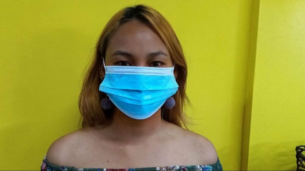 Recommended way of how to wear a surgical mask. | Photo by Richard D. Meriveles