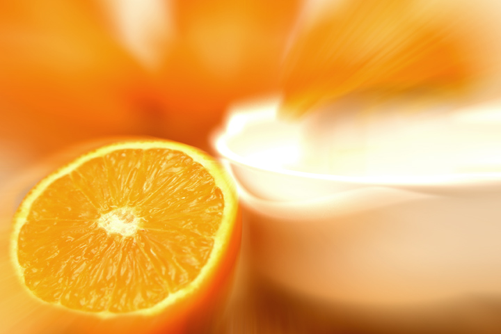 "Klassischer Vitamin C-Spender: Die Orange (Citrus sinensis)" by Claudius Tesch is licensed under CC BY-SA 3.0