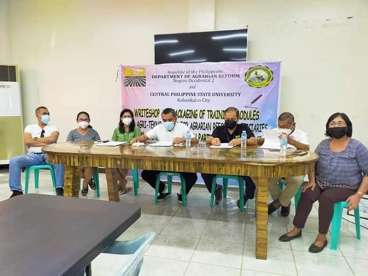 Signing of the Memorandum of Agreement between Central Philippines State University and the Department of Agrarian Reform - Negros Occidental 2. Photo furnished by Reymund Titong