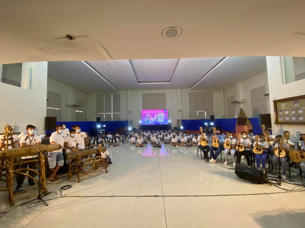 Various local artists of Himamaylan City gather at the Sangguniang Panlungsod Hall for the rehearsal for the Arts Month celebration today, 530pm..