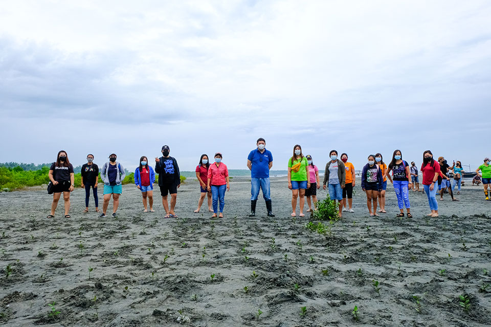 Project Dungganon Bago Branches participated in the Mangrove planting. | Photo provided by NWTF.