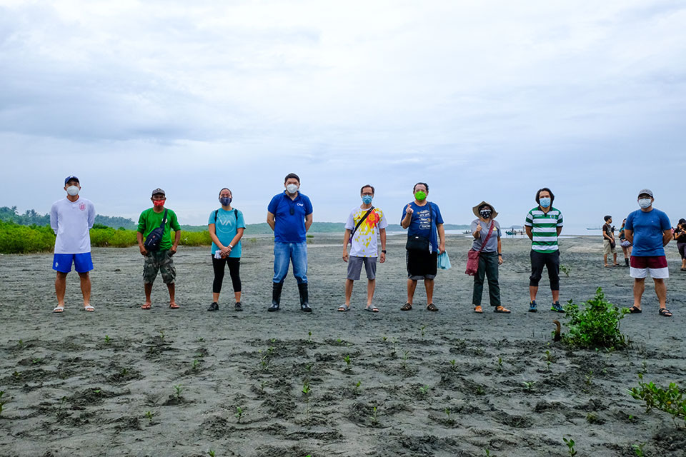 NWTF Representatives with partners Provincial Environmental Management Office, People’s Organization, Bago City LGU, and other environmental advocates participated in the Mangrove Planting. | Photo provided by NWTF.