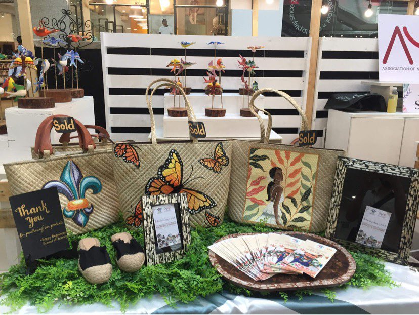 All bestsellers! Hand-paninted banig bags, bottled spiced vinegar or sinamak, sandwich spread and native photo frames and trays!