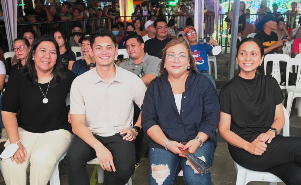 (L-R) VMC President Minnie Chua, Mayor Javi Benitez, PR consultant Mate Espina and VMC Corporate Communications Director Anne Tiongco.