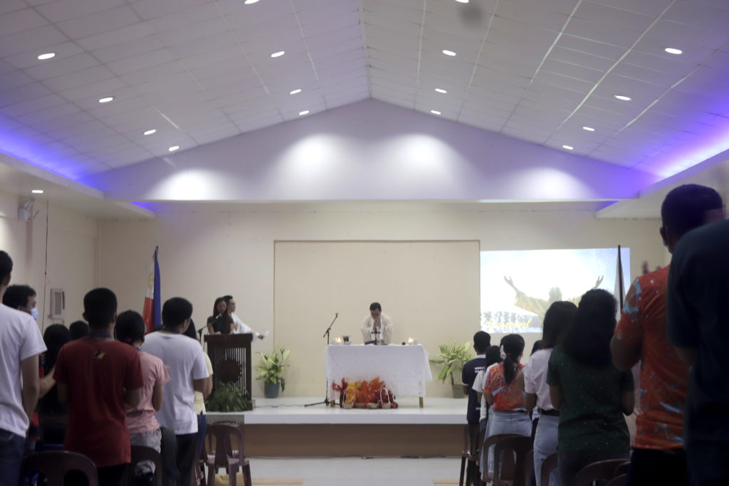 Thanksgiving Mass at Alijis Campus