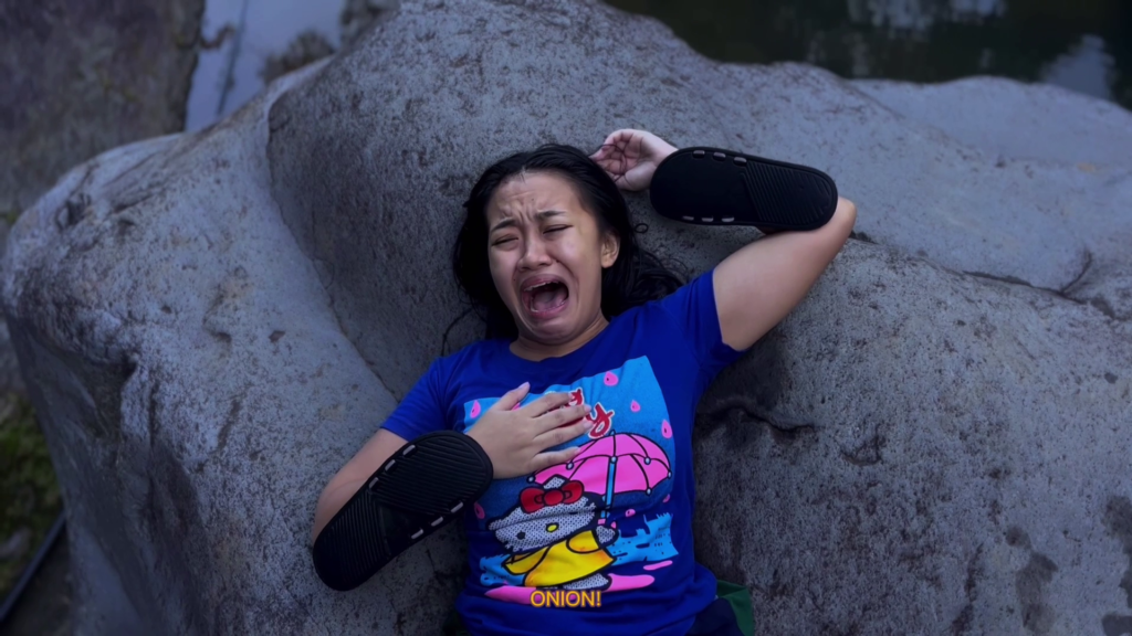 Screenshot from the Film Oh Sibuyas
