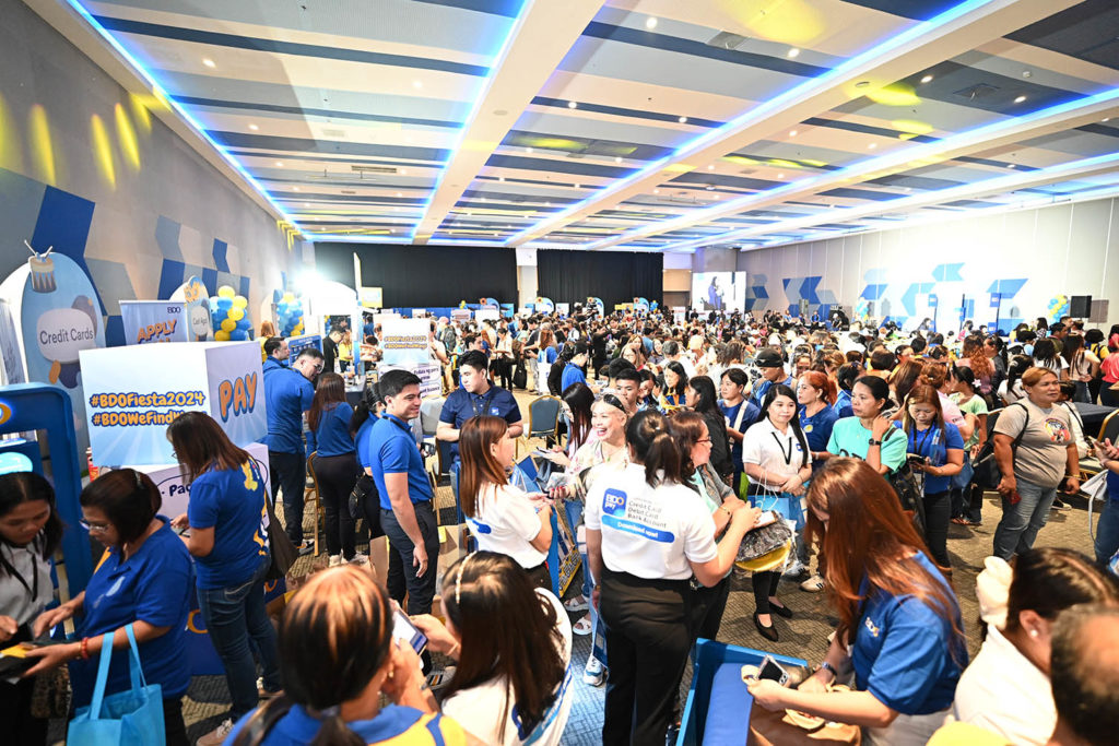 Filled to the brim. Negrenses flock to Bacolod SMX Convention Center during the culminating activity of the BDO Fiesta.